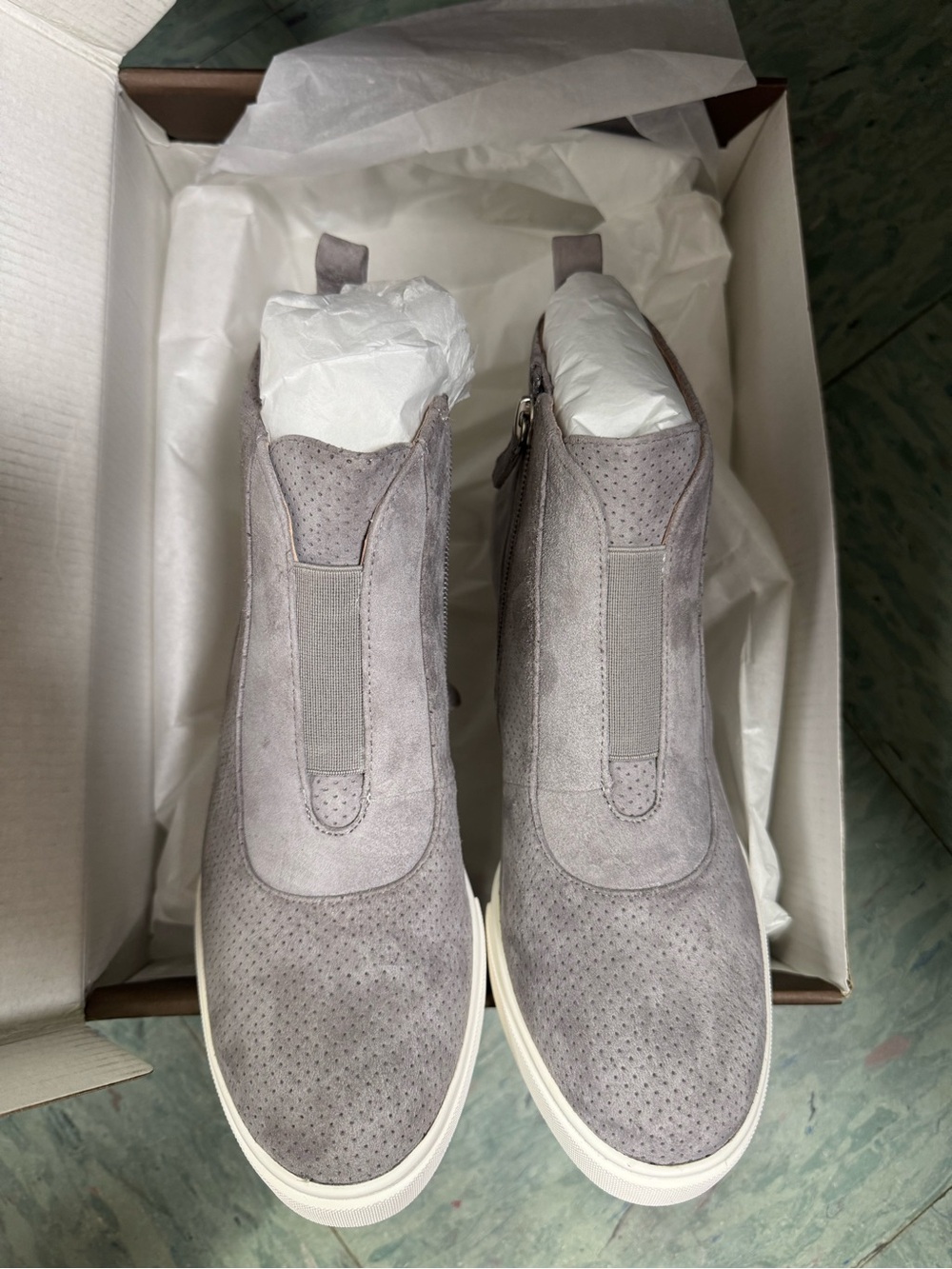 Linea Paolo Women’s Light Gray Suede Wedge Sneaker BRAND NEW